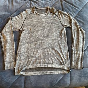 LuLuLemon Long Sleeve Grey Shirt